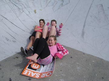 Wiki, Jade and Ashleigh at the Skate park